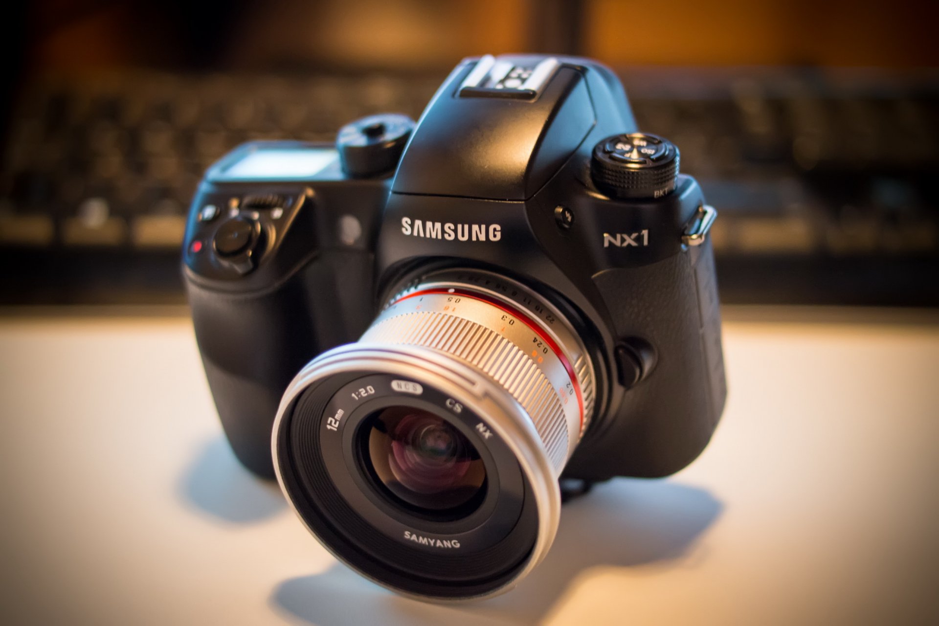 cámara samyan 12mm f2 nx1 macro
