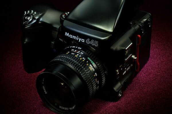 Cámara japonesa mamiya 645 para fotografía profesional