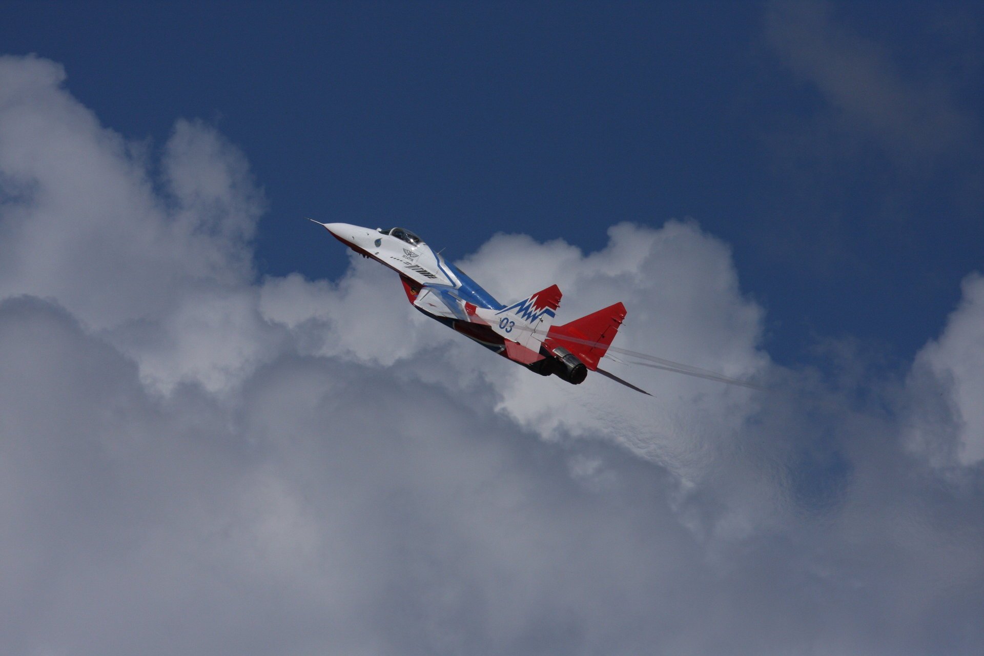 cizalla de rusia mig-29 mig-29 aviación nubes cielo avión aviación militar equipo militar aviación vuelo