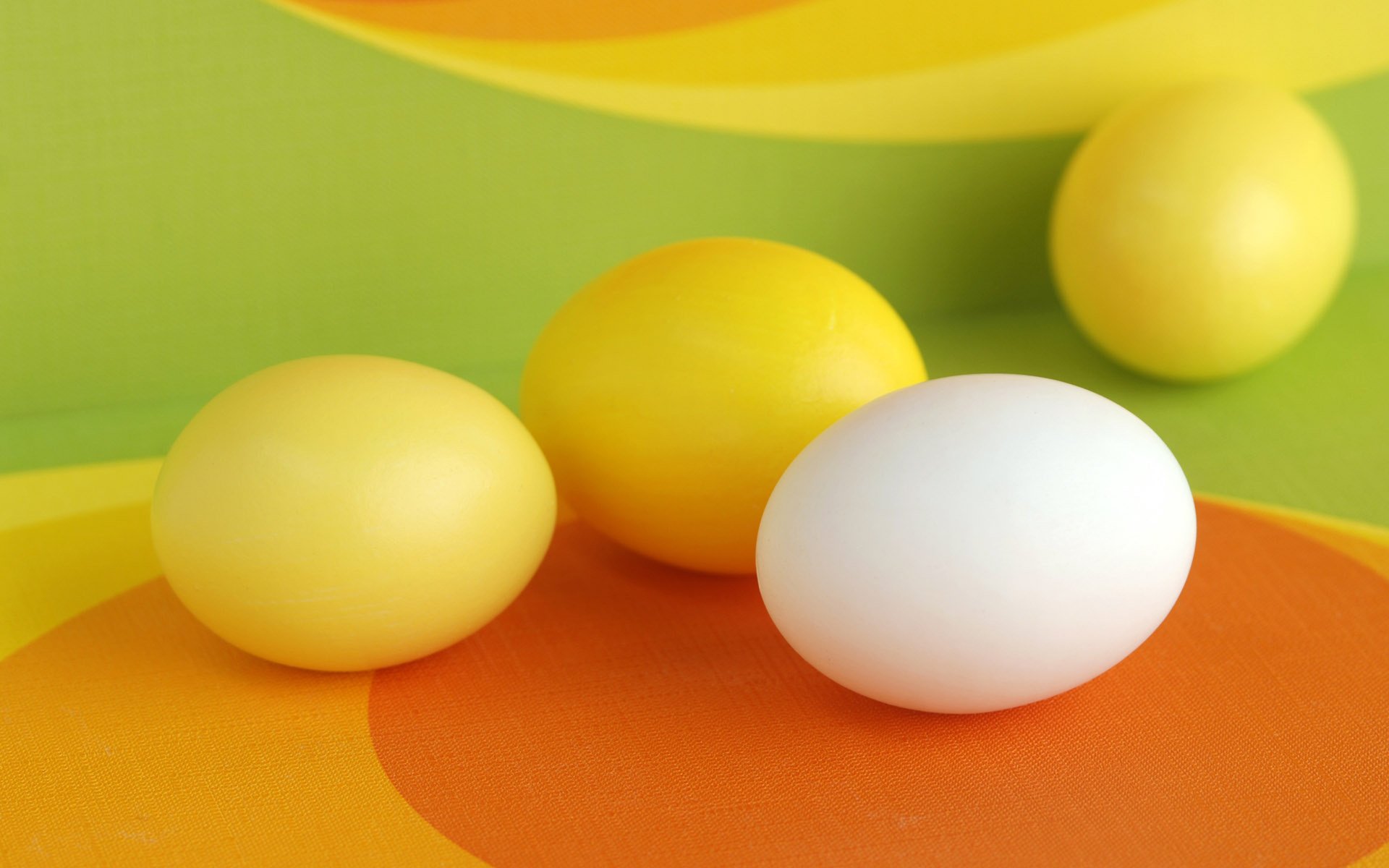 colores brillantes círculos huevos pascua