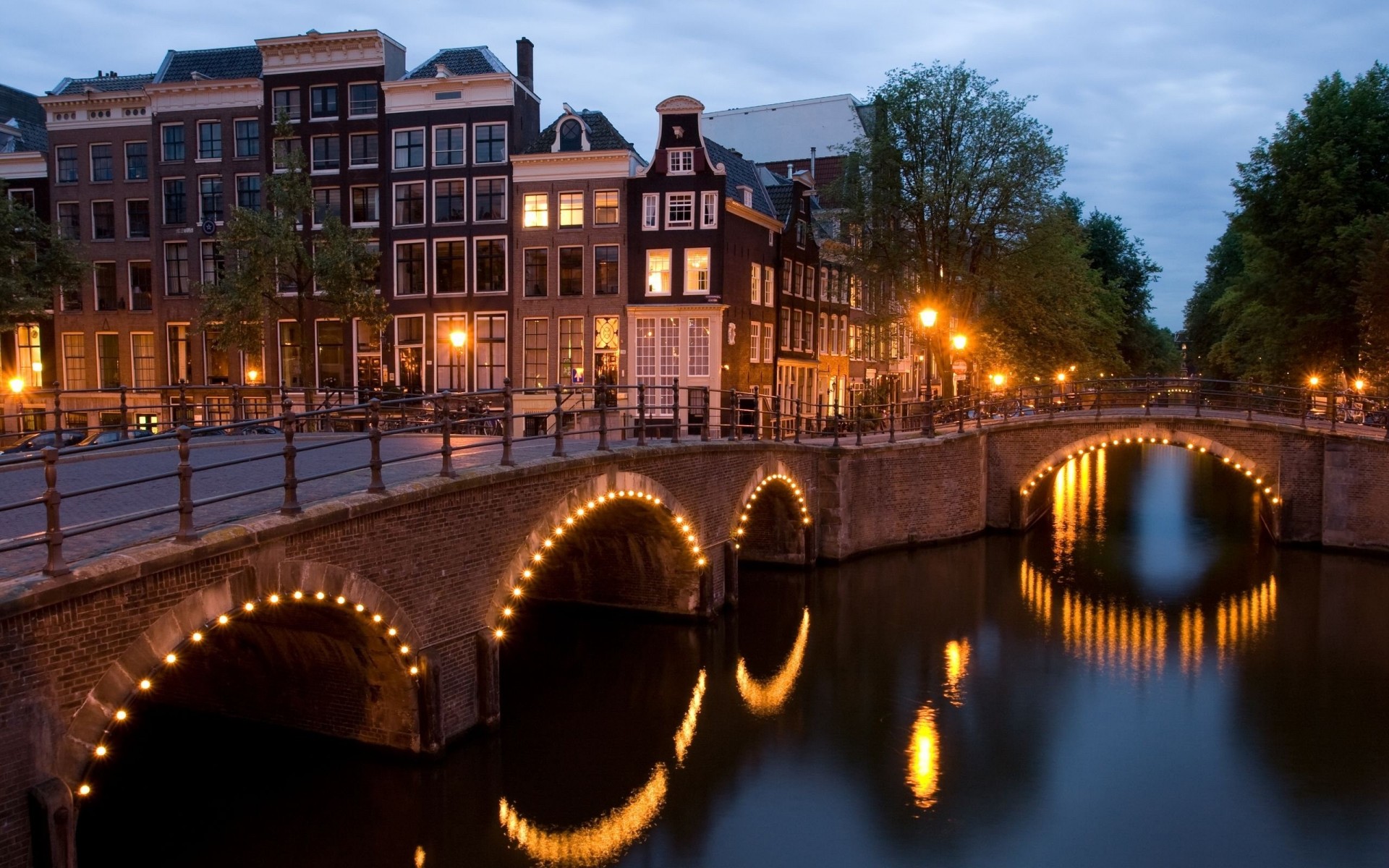 amsterdam edificio río noche países bajos ciudades