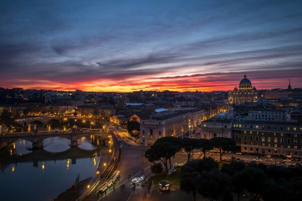 Italia Nocturna. Luces Del Vaticano