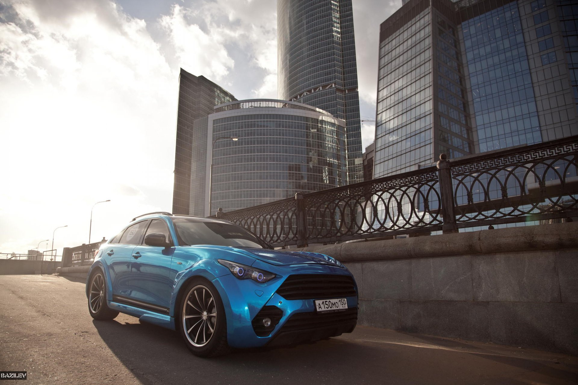 alex bazylev fotógrafo infiniti fx50 azul unidades puesta de sol