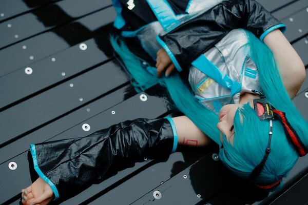 Chica con hermoso pelo azul