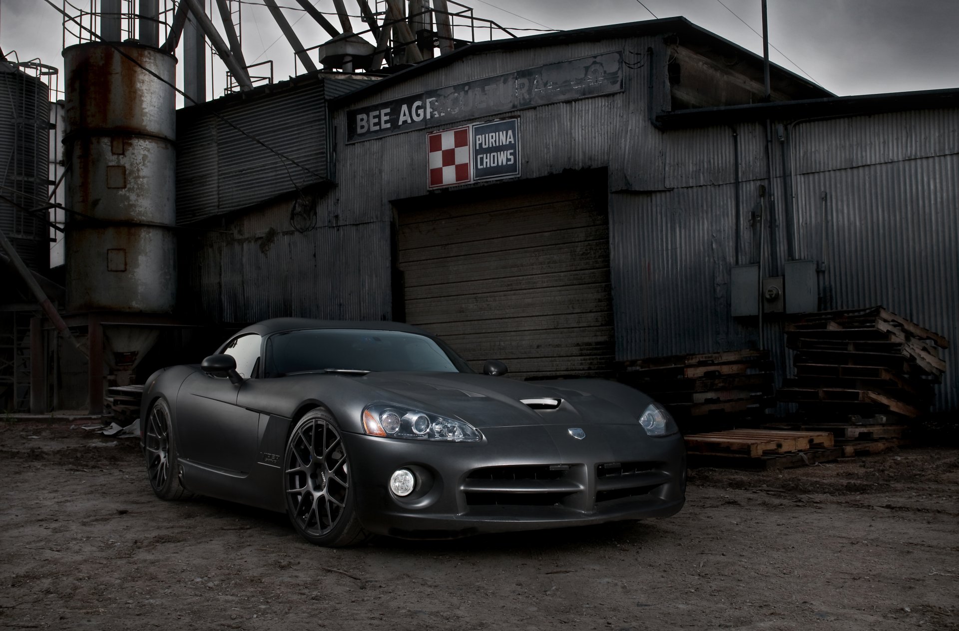 esquivar víbora srt10 negro dodge viper mate frente