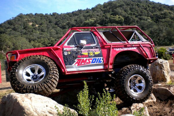 Trak Trial pasa cualquier obstáculo en su SUV