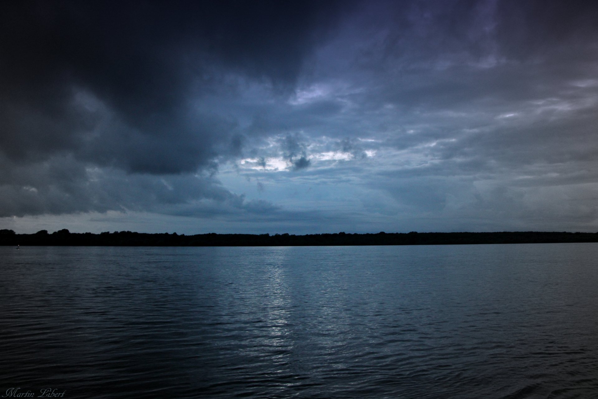 noche río agua luz de la luna