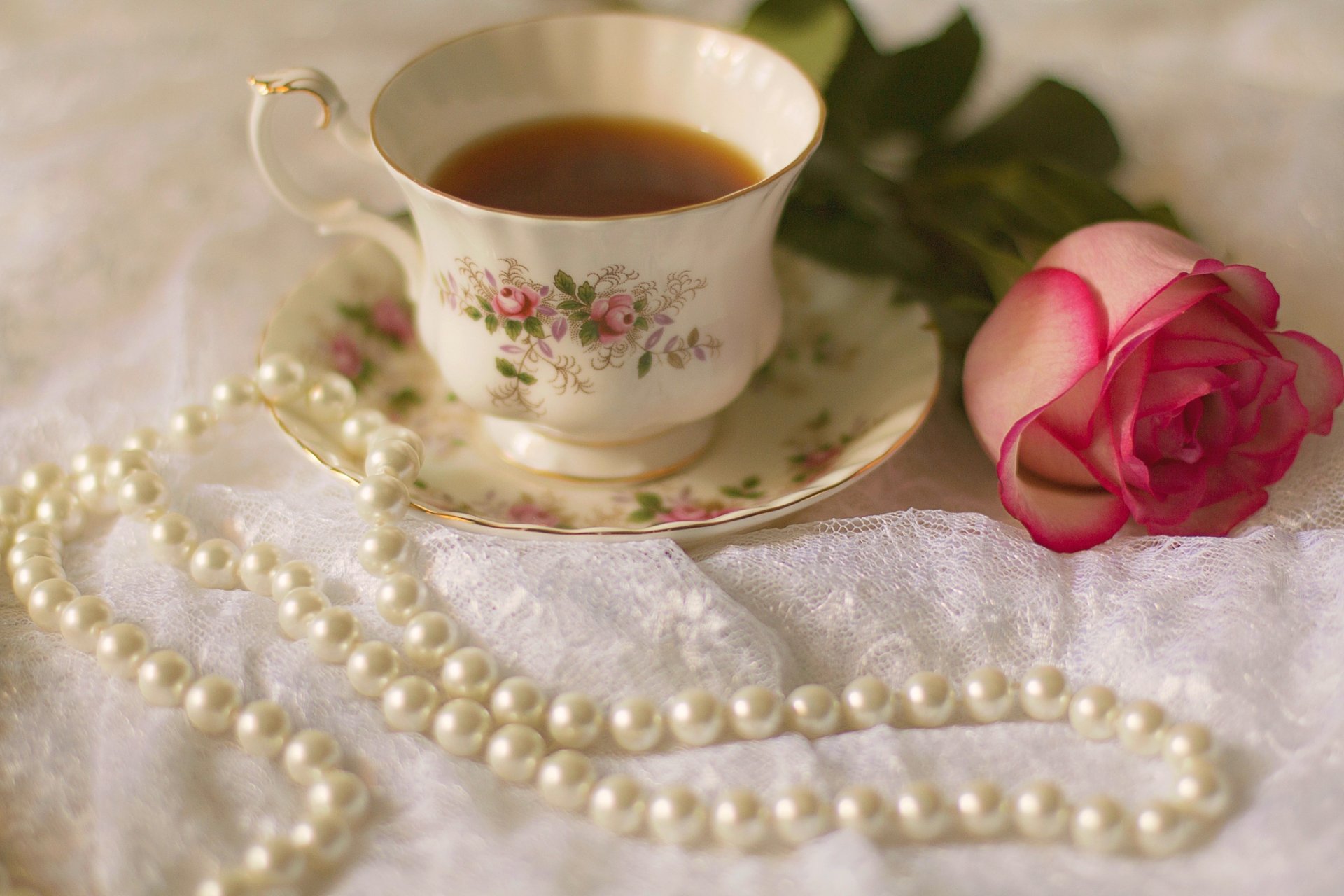 beber taza té perla rosa té rosa