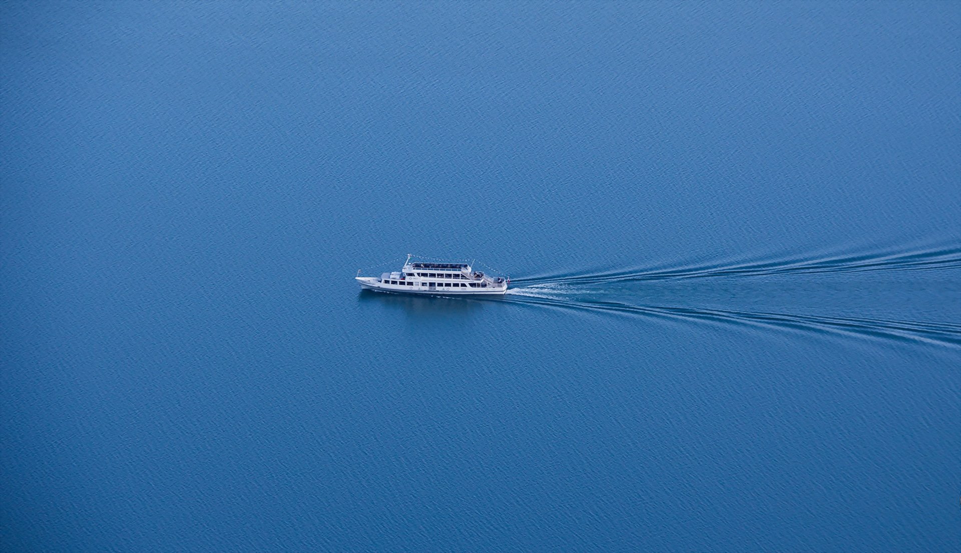 mar barco minimalismo