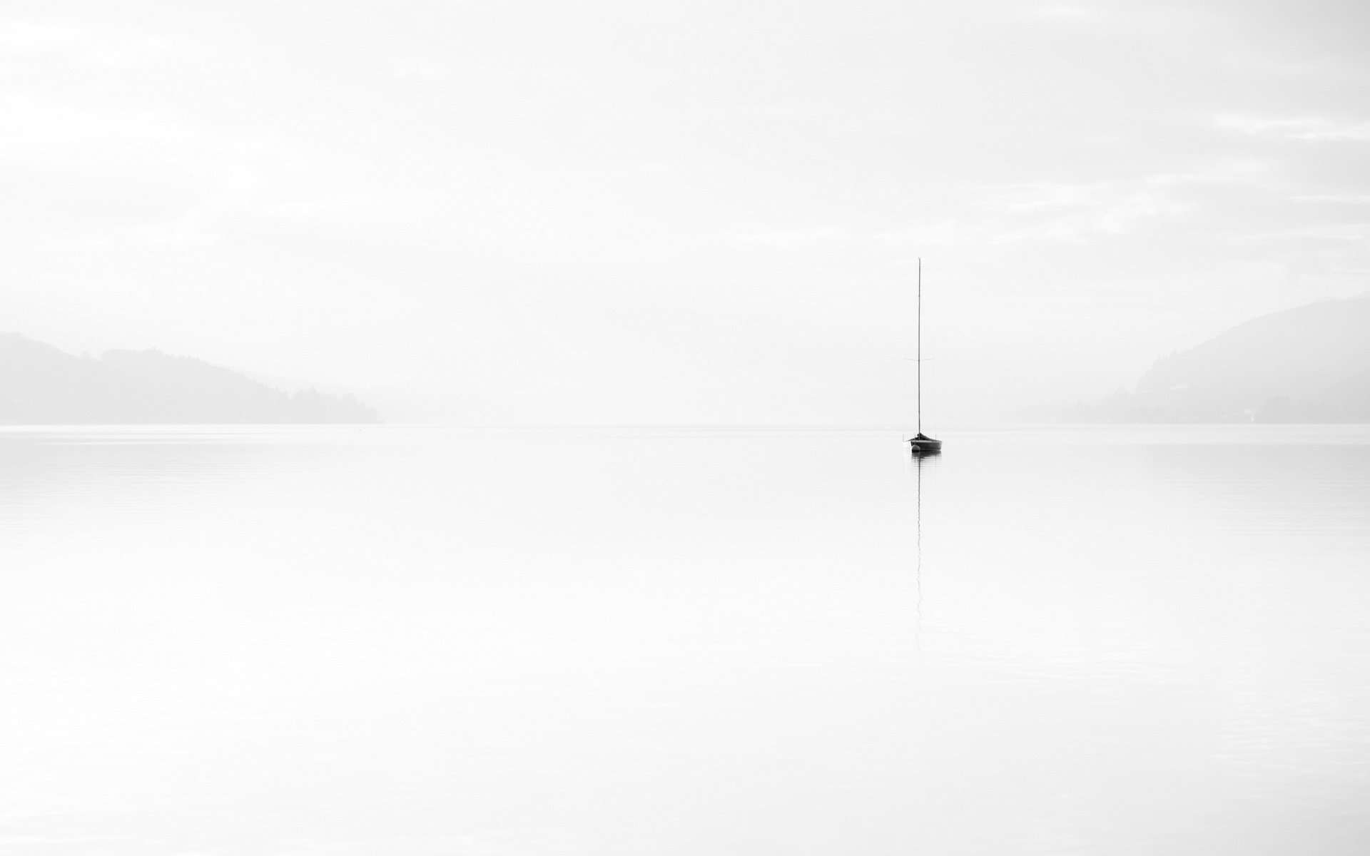 lago barco niebla paisaje minimalismo