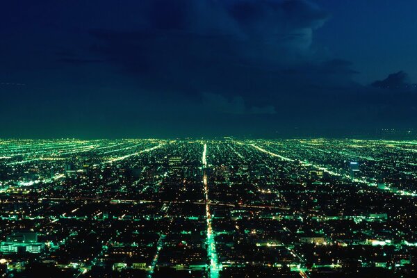 La ciudad de la noche donde la vida hierve