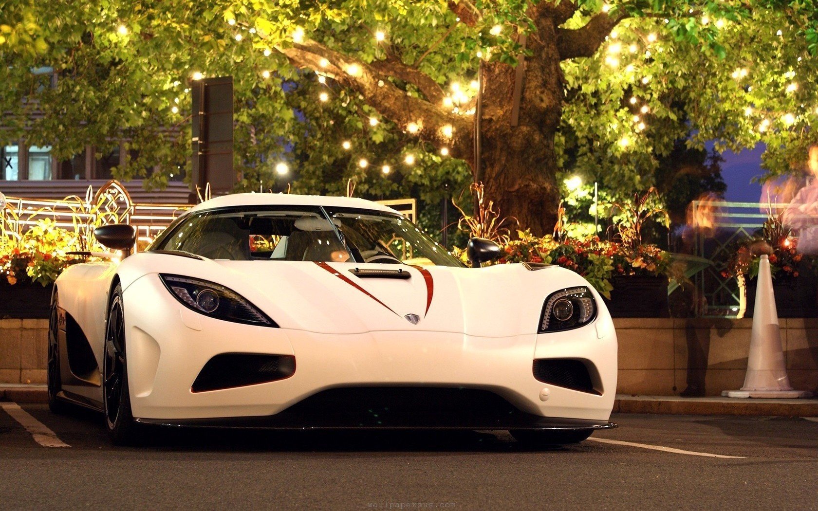 koenigsegg madera blanco agera r hipercoche