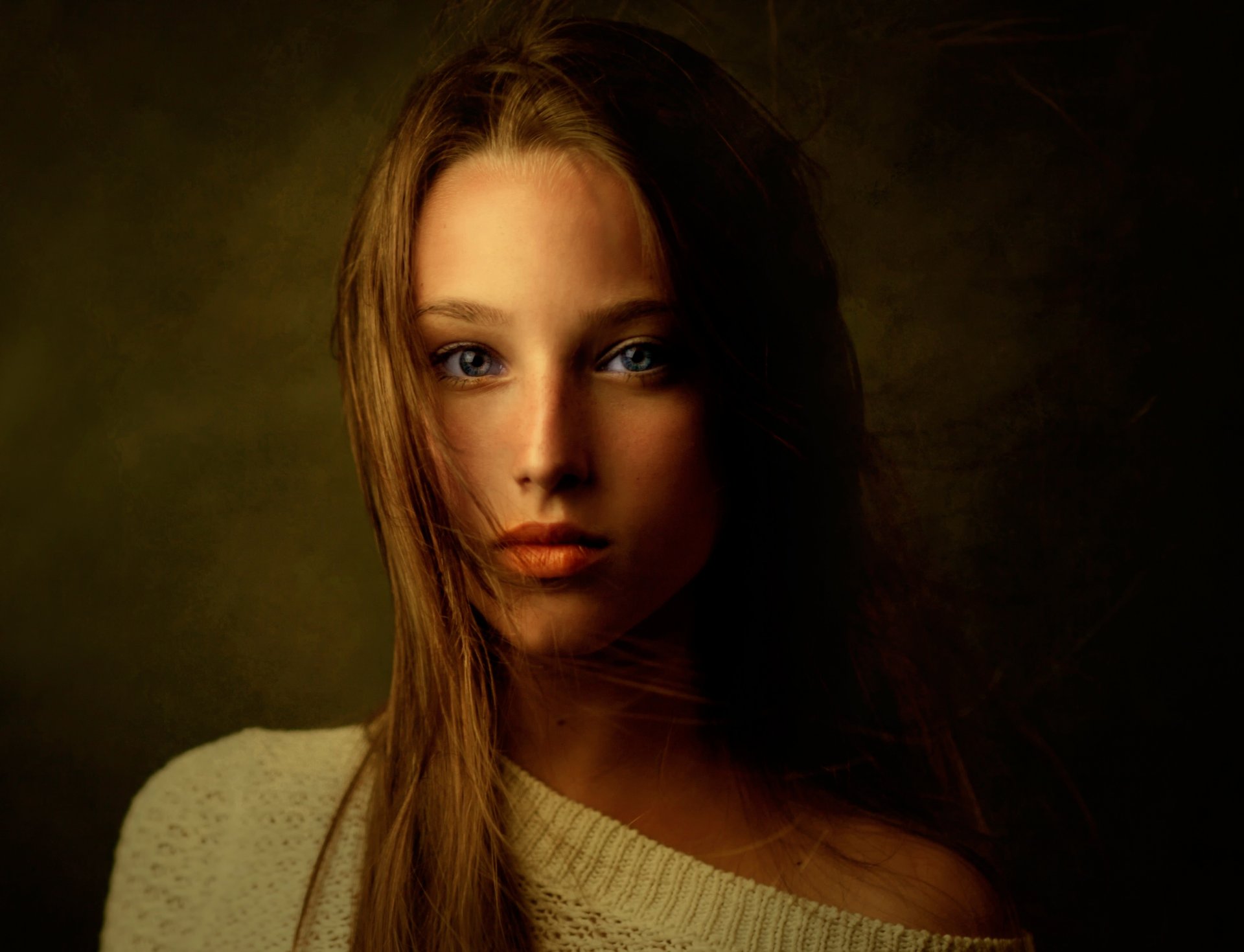 chica tanya retrato cabello