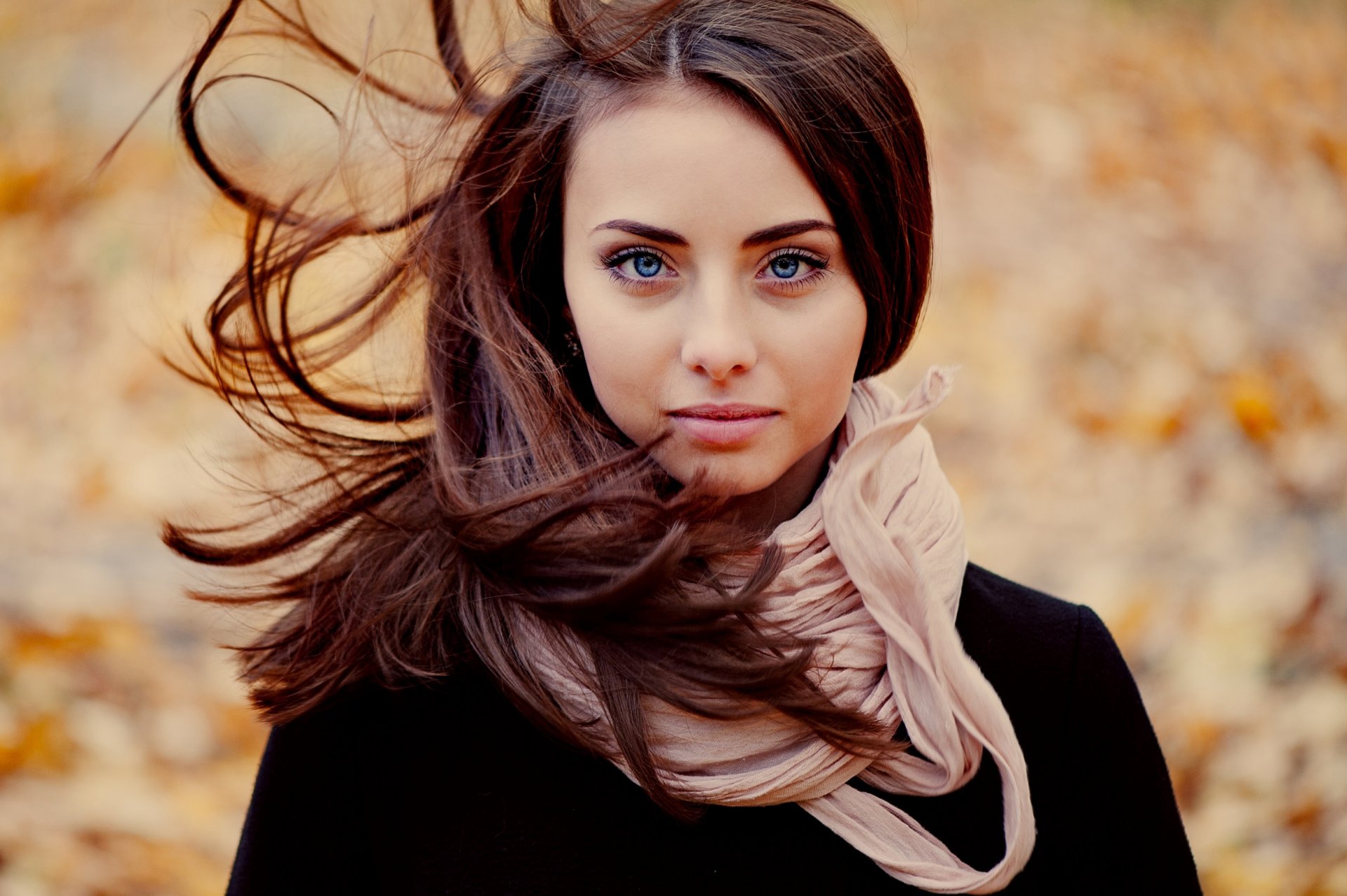 nadia retrato mirada bufanda luz natural