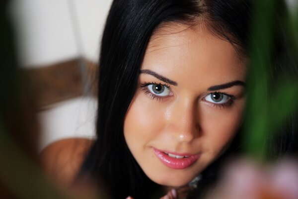 Morena con una mirada sexy ardiente