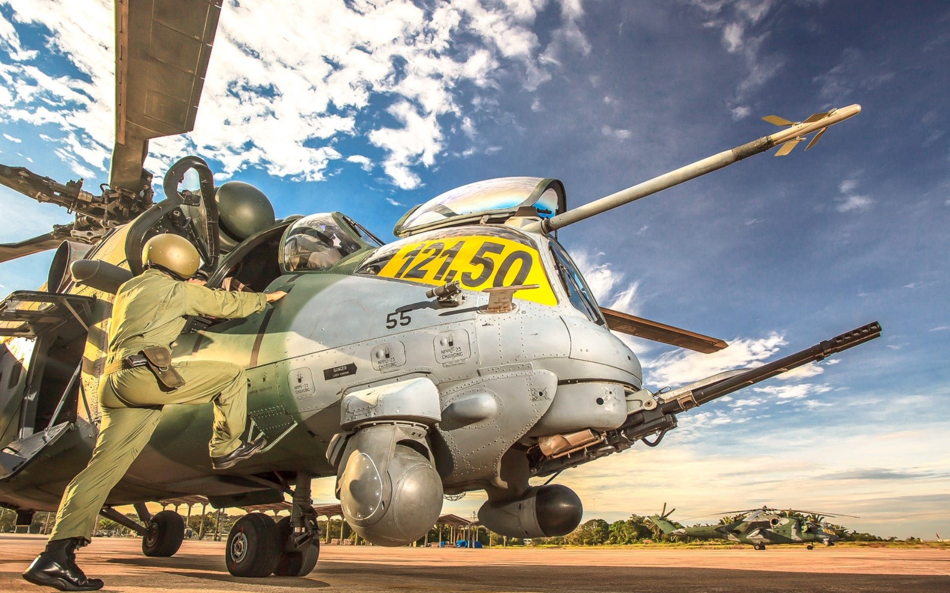ah-2 sabre mi-35m helicóptero aeródromo armas