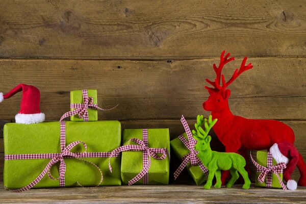 Regalos bajo el árbol de Navidad