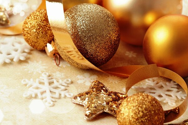 Oro y brillo brillo decoraciones de Navidad