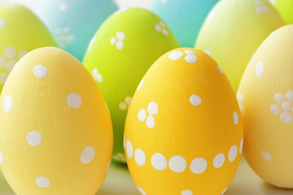 Huevos de Pascua pintados