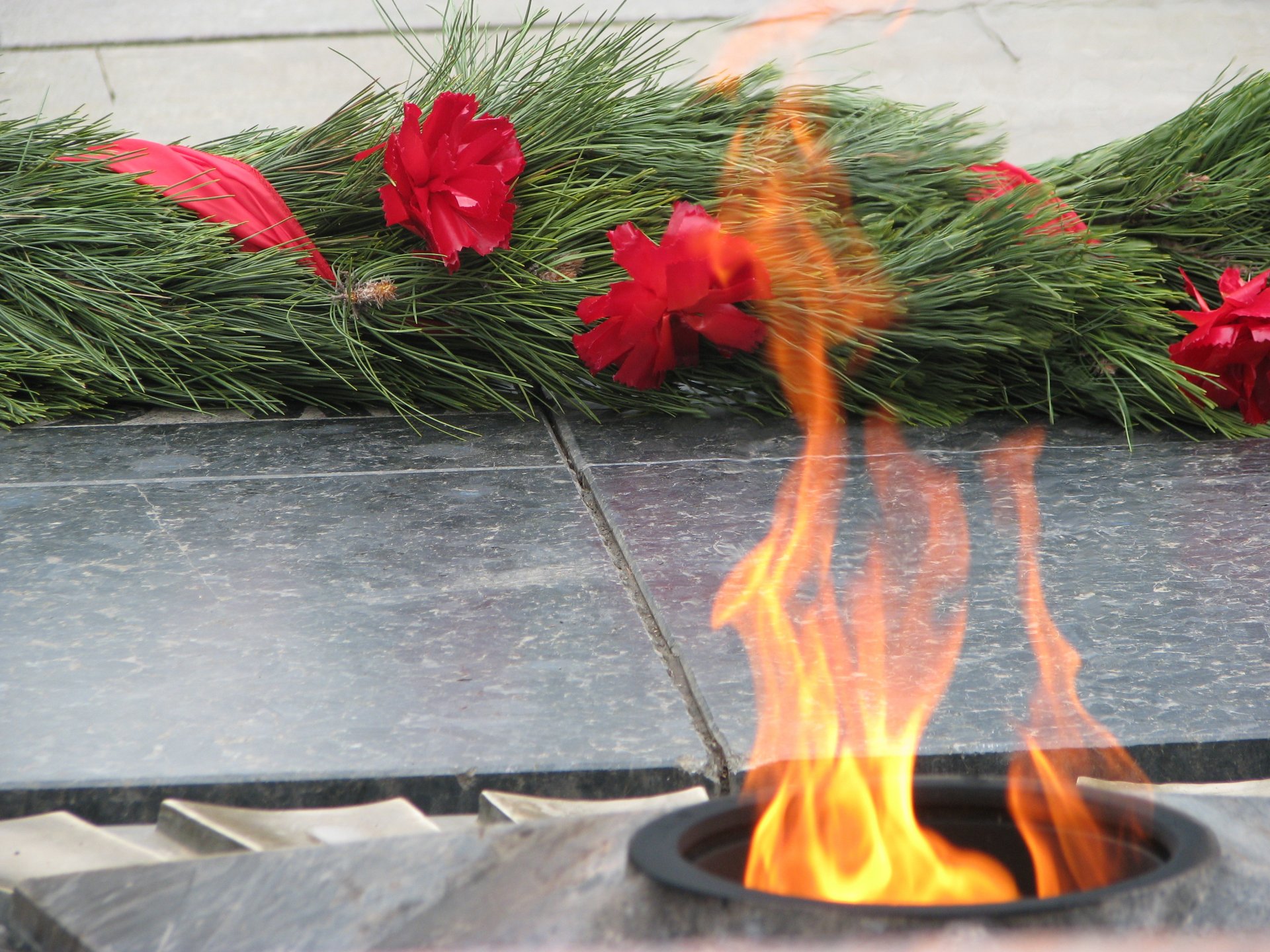 fuego eterno día de la victoria 9 de mayo fiesta sagrado memoria flores
