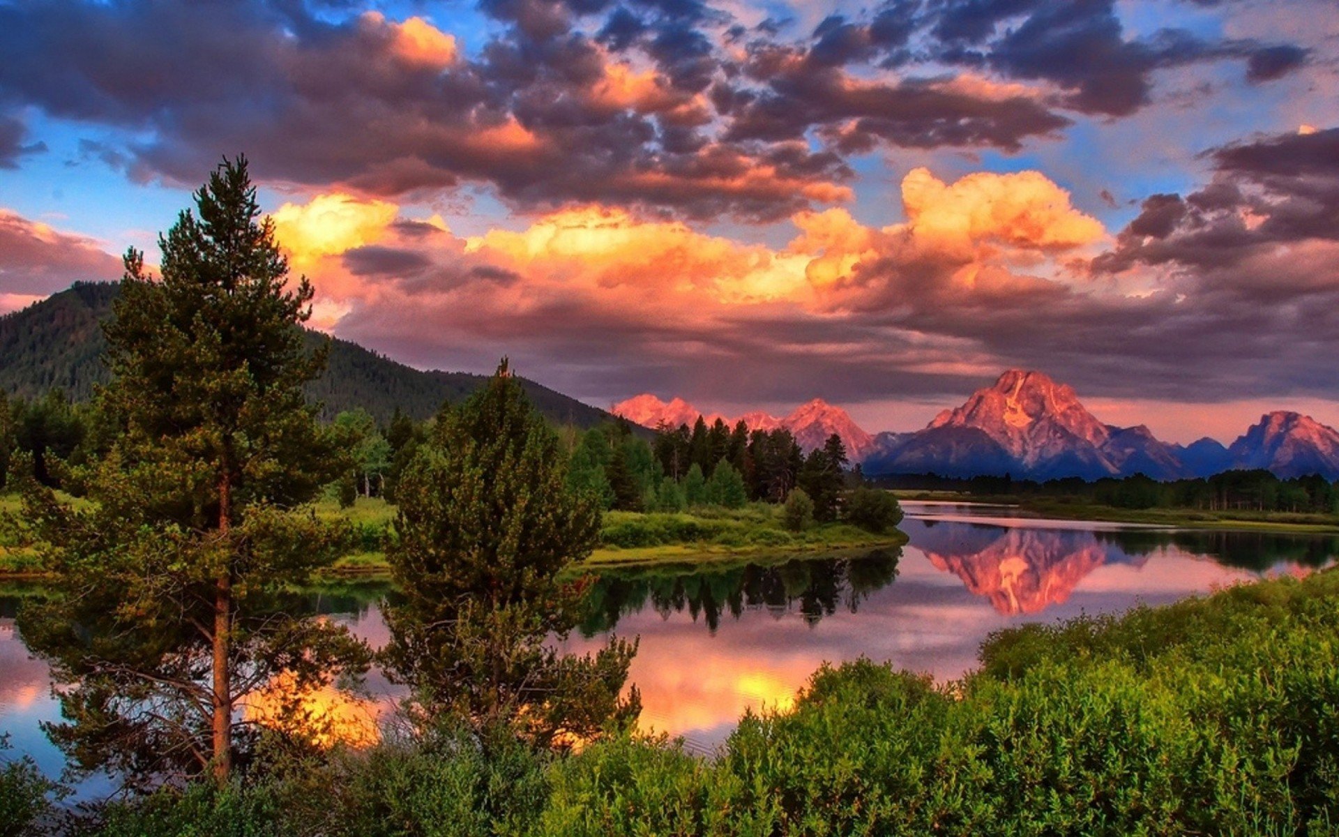río verano montañas bosque árboles cielo nubes naturaleza foto