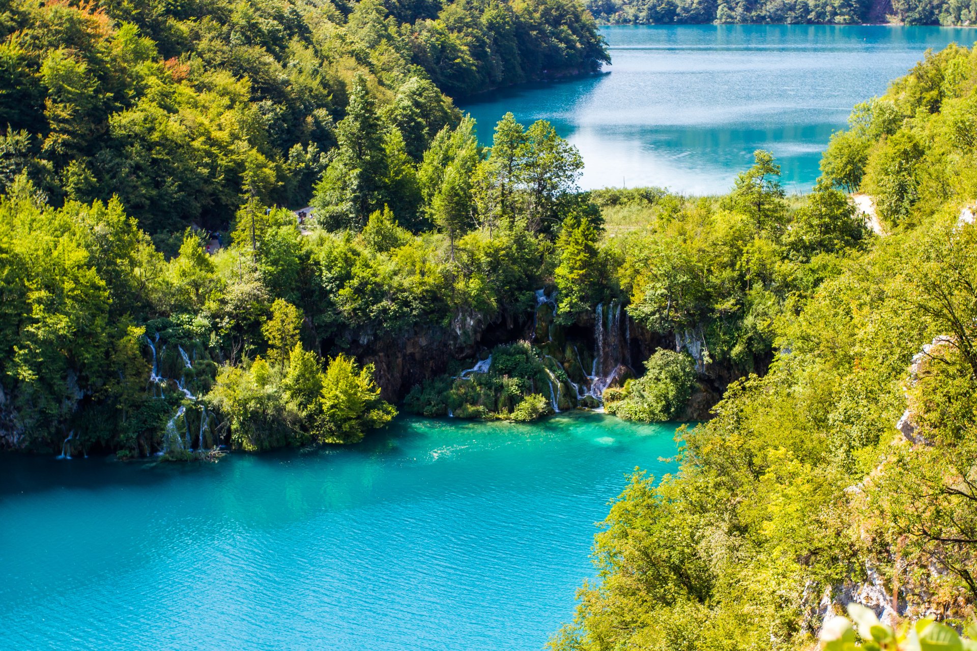 hermosa naturaleza paisaje árboles lago cascada